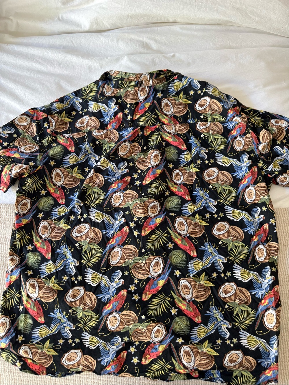Casual Black Tropical Print Short-Sleeve Button-Down Shirt - Picture 3 of 3